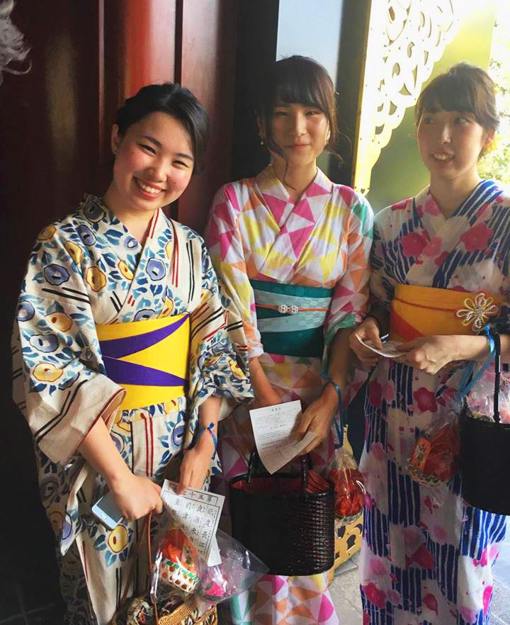 Japonaises en yukata