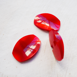 boutons rouges brillants sans pieds